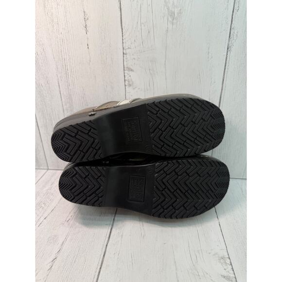 Sanita Koi Kora Embossed Leather Pewter Clogs EU 41 US 10 NEW Work Nurse Comfort - Picture 8 of 8